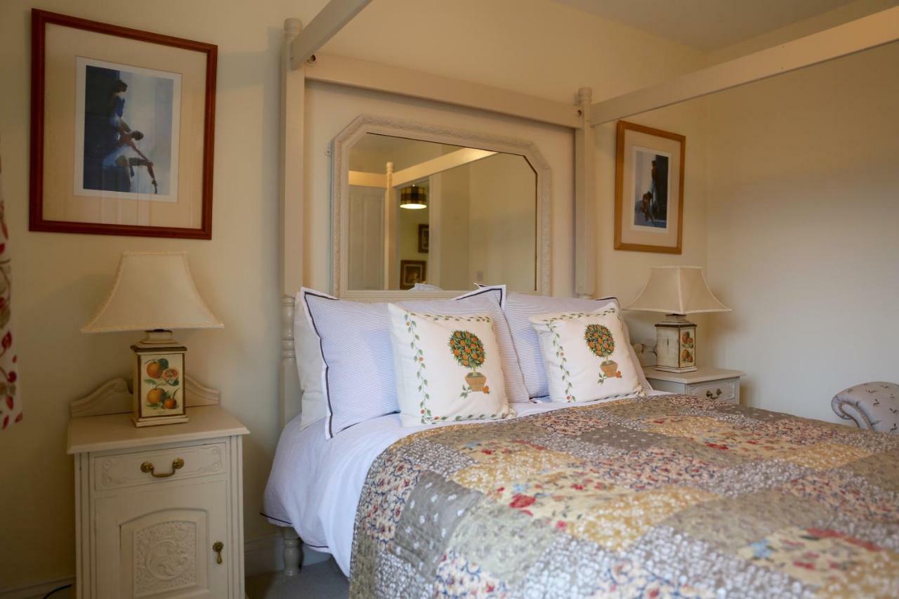 Harlequin B&B Ледбері Екстер'єр фото